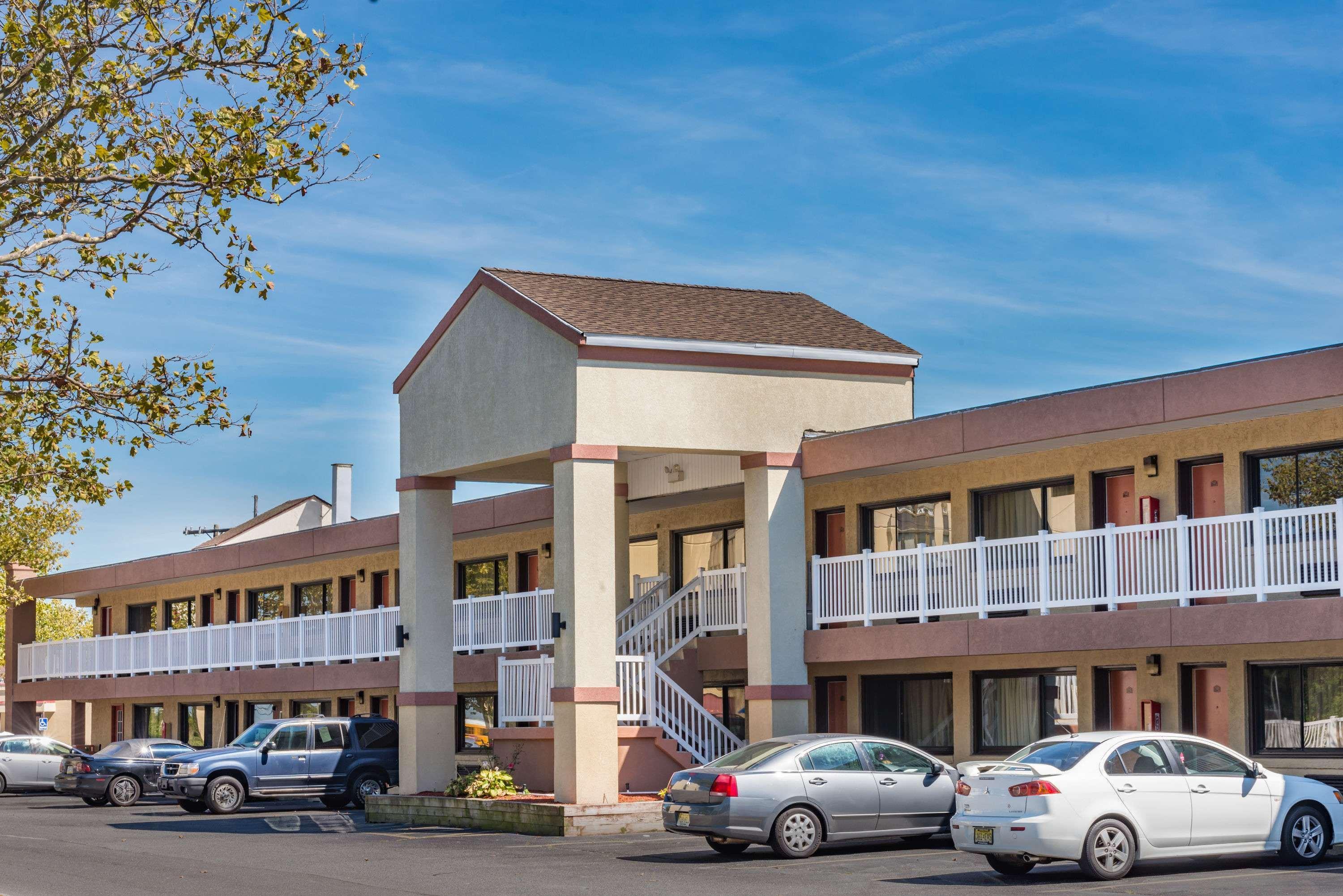 Ramada By Wyndham West Atlantic City Hotel Egg Harbor Township Exterior photo