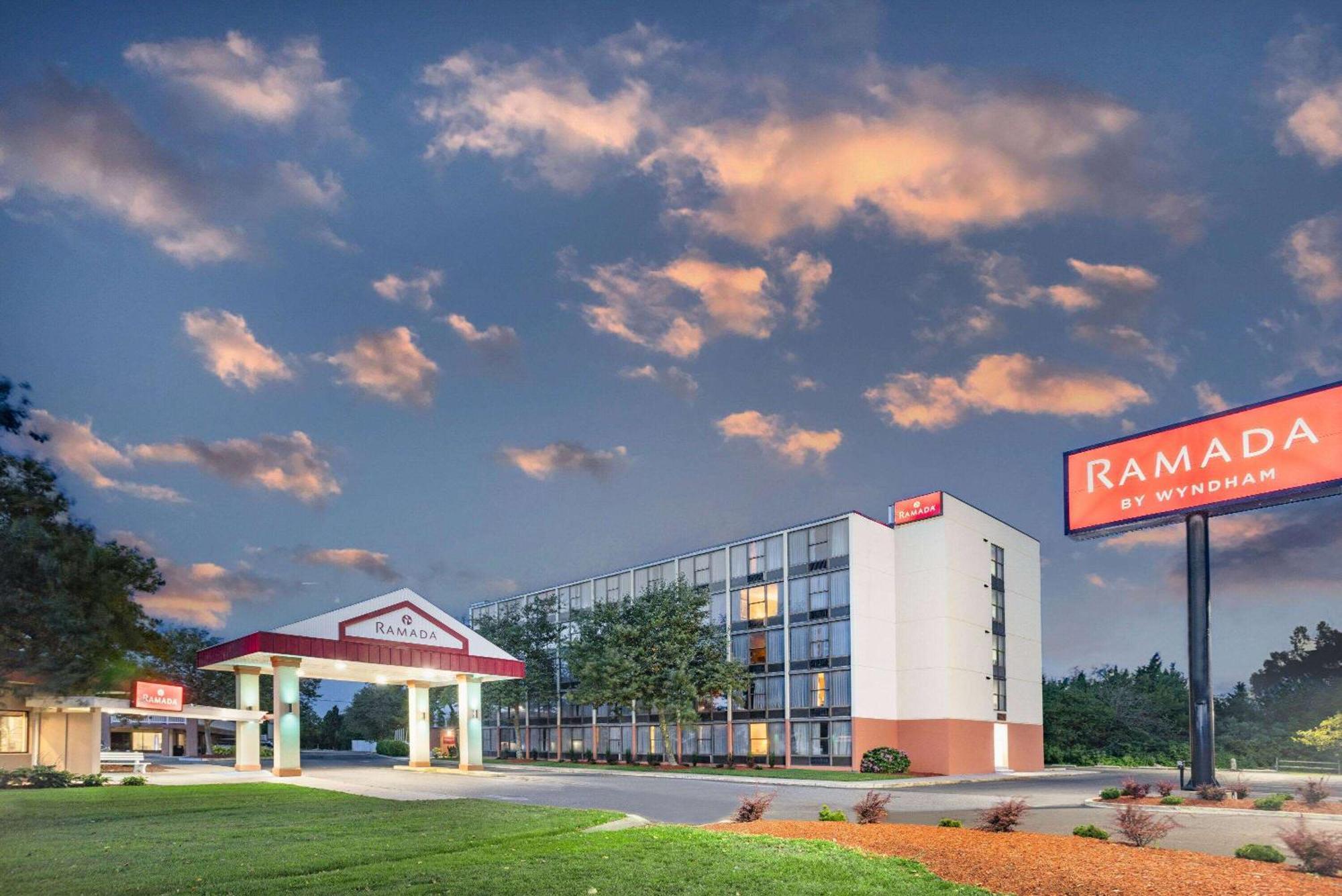 Ramada By Wyndham West Atlantic City Hotel Egg Harbor Township Exterior photo