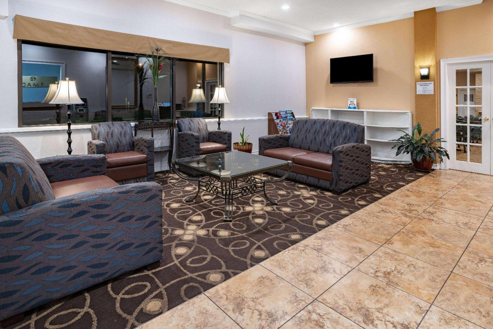 Ramada By Wyndham West Atlantic City Egg Harbor Township Exterior photo